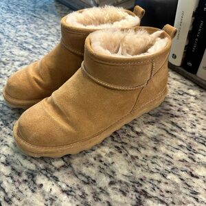 Women's Boots Size 8